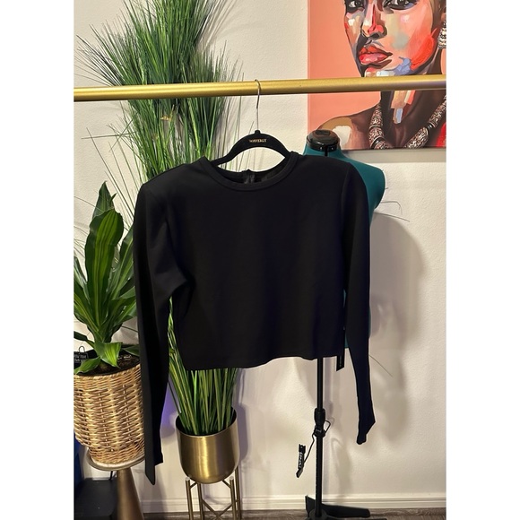 Barneys New York Tops - Barneys New York x Forever 21 Black Long Sleeve Crop Top - Size Large